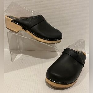 Lotta from Stockholm Lotta’s Classic Swedish Black Leather Wooden Clogs EU 37